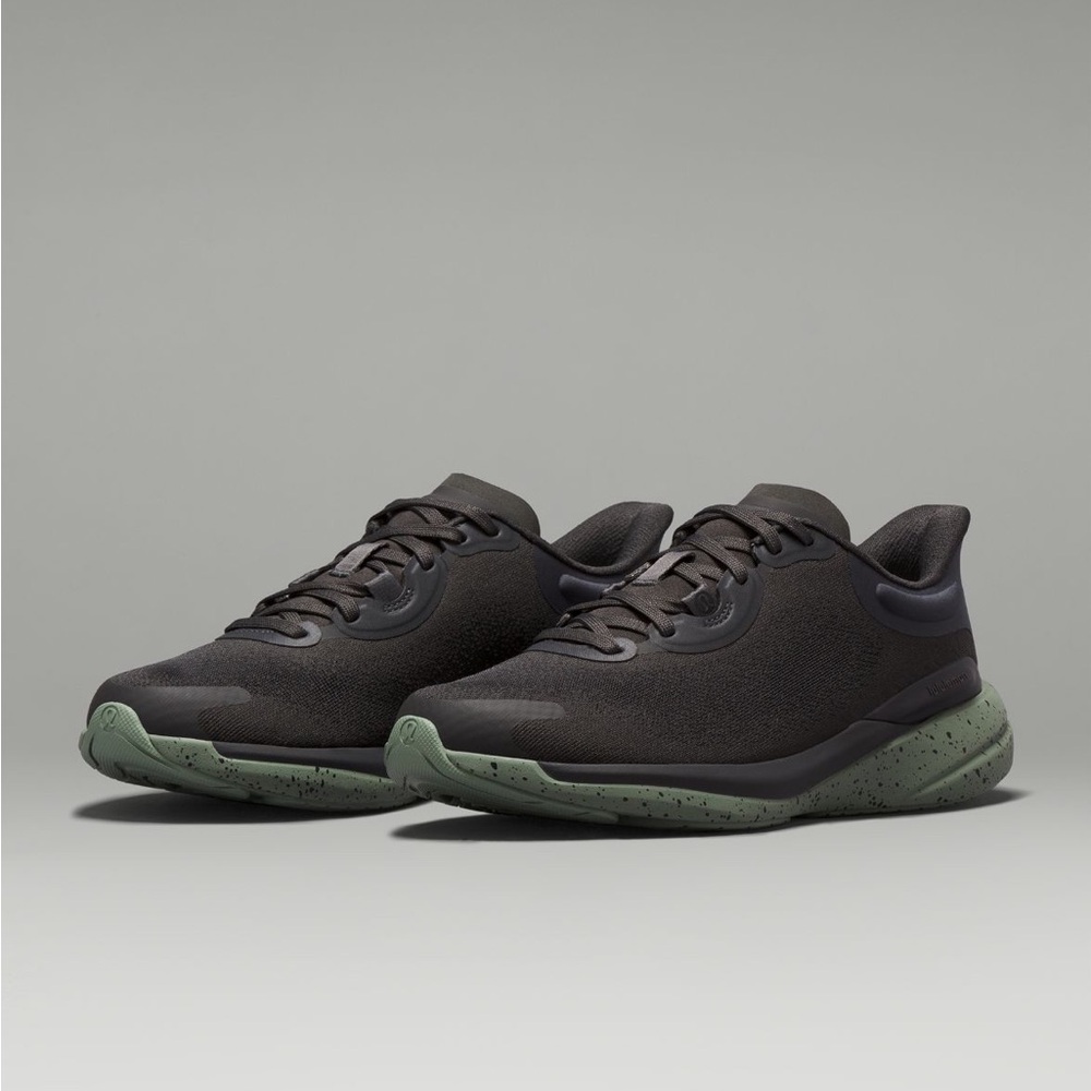 Lululemon Charge feel 2 low sneaker
